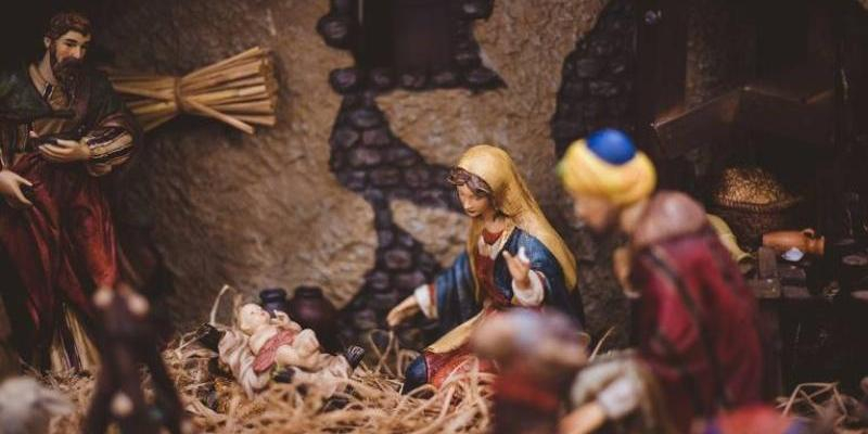El padre Ángel Camino celebra la Misa de Navidad en Manzanares el Real y San Miguel Arcángel de Fuencarral