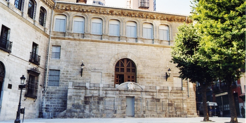 Las Hermanitas del Cordero retoman el culto con fieles en la capilla del Obispo