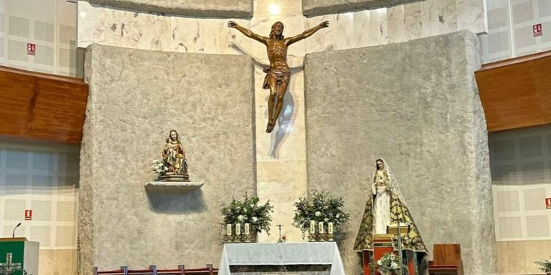 Vicente Mart&iacute;n Mu&ntilde;oz, obispo auxiliar de Madrid, celebra una Misa en la parroquia de la Beata Mar&iacute;a Ana Mogas con motivo de la Jornada Internacional de las Personas con Discapacidad