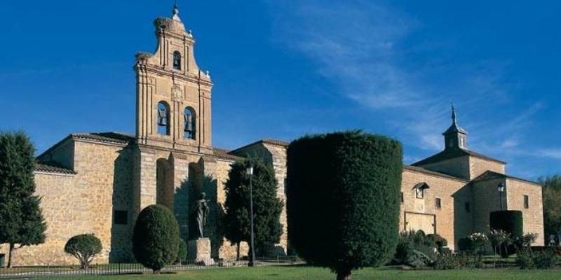 Monseñor Santos Montoya preside la peregrinación de Apostolado Seglar a Ávila en el Año Jubilar Teresiano