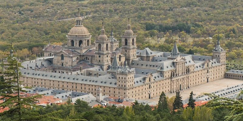 Los sacerdotes de la Vicaría V despiden el curso pastoral con una jornada de convivencia en El Escorial