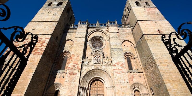 Sig&uuml;enza acoge la convivencia de la comunidad educativa del Seminario Conciliar