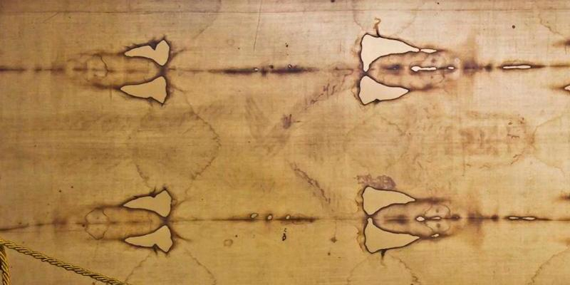 Santa Mar&iacute;a de la Merced de Las Rozas invita a orar en el Viernes Santo ante la r&eacute;plica de la S&aacute;bana Santa