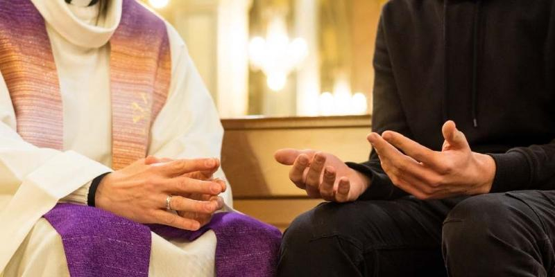 Alberto Andrés, penitenciario de la catedral: «La Semana Santa es un buen momento para acudir al sacramento de la Reconciliación»