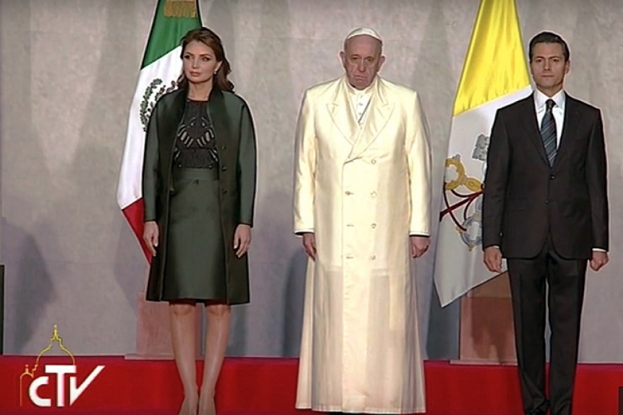 Francisco, el primer Papa recibido en el Palacio Nacional