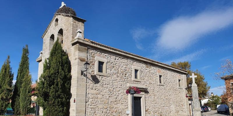 Juan Carlos Merino administra el sacramento de la Confirmaci&oacute;n en San Mat&iacute;as Ap&oacute;stol de Peralejo