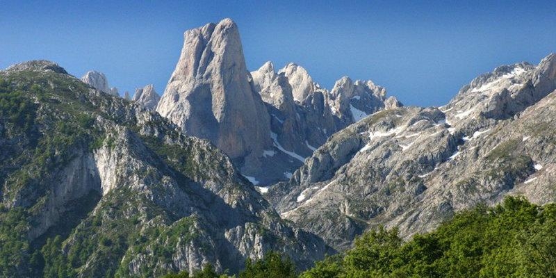 El grupo de j&oacute;venes de San Ignacio de Loyola de Torrelodones se va a la monta&ntilde;a