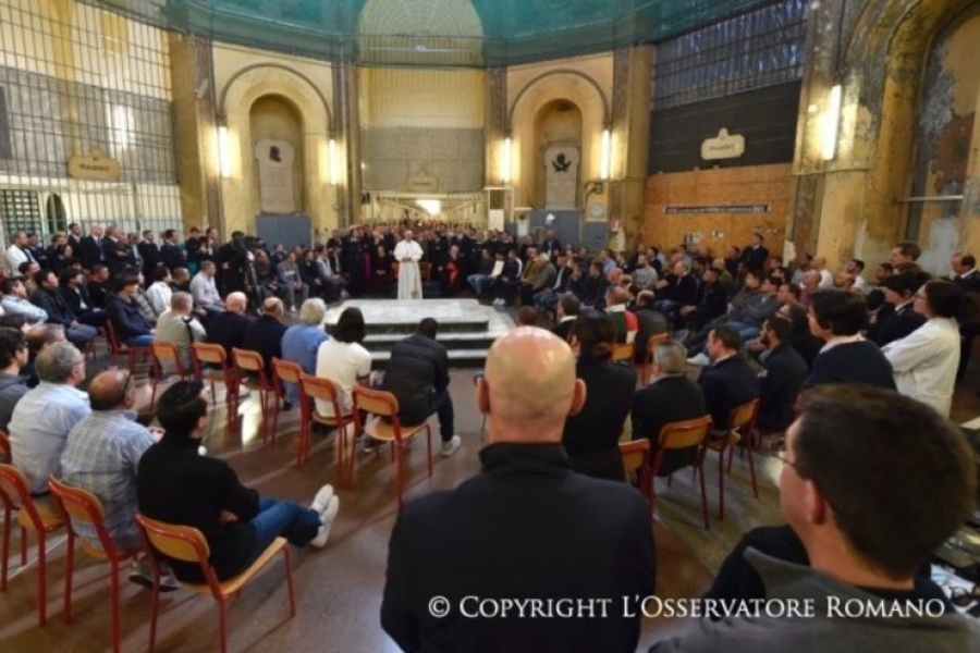 El Papa visita la c&aacute;rcel San Vittore