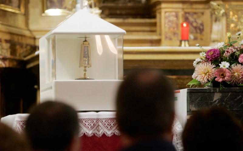 La iglesia del Real monasterio de la Encarnación expone un año más la reliquia de la sangre de san Pantaleón