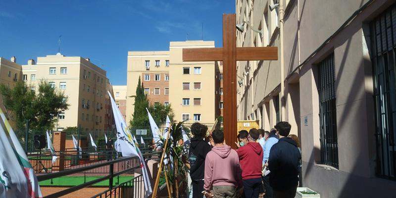 La visita de la r&eacute;plica de la cruz de la JMJ &laquo;nos une a todos los j&oacute;venes de la di&oacute;cesis&raquo;