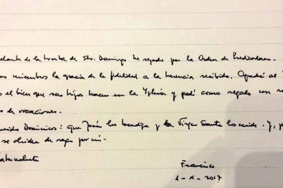 El Papa rezó delante de la tumba de Santo Domingo en Bolonia