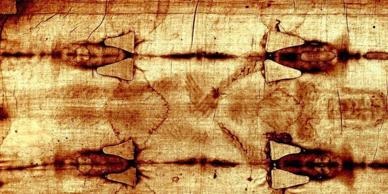 &Aacute;ngel Garc&iacute;a &Aacute;lvarez imparte una conferencia en Sagrado Coraz&oacute;n de Jes&uacute;s sobre la S&aacute;bana Santa