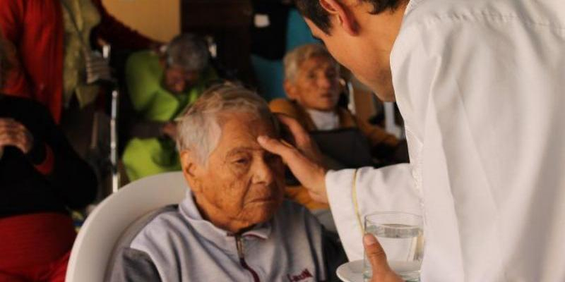 Gerardo Due&ntilde;as y C&eacute;sar Cid participan en un curso de verano sobre el cuidado pastoral del enfermo y los cuidadores