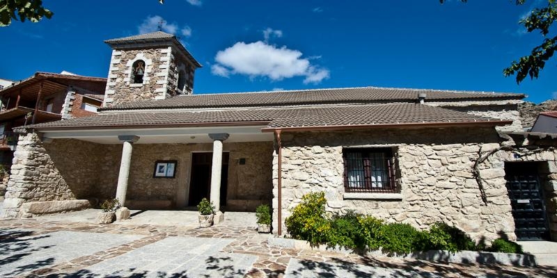 El cardenal Osoro visita varias parroquias de la sierra