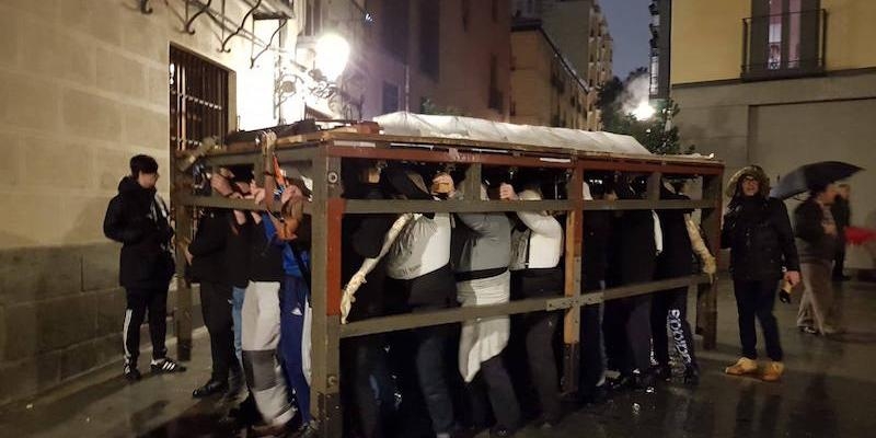 Los costaleros de la hermandad del Gran Poder y Esperanza Macarena comienzan sus ensayos de cara a la Semana Santa