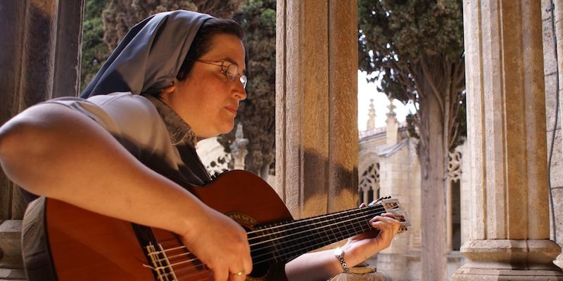La hermana Glenda ofrece un concierto-oración en la basílica de La Milagrosa