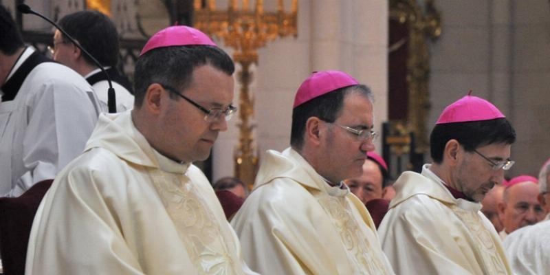 Monseñor Jesús Vidal preside la Misa del V domingo de Cuaresma en San Alfonso María de Ligorio