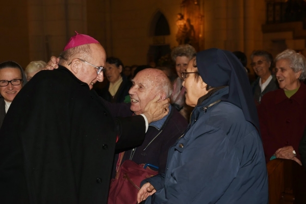 El arzobispo de Madrid felicita la Navidad a los misioneros y sus familiares