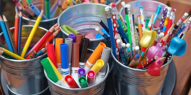 El Centro de la Tercera Edad de la Milagrosa exhibe este fin de semana sus manualidades en un mercadillo solidario