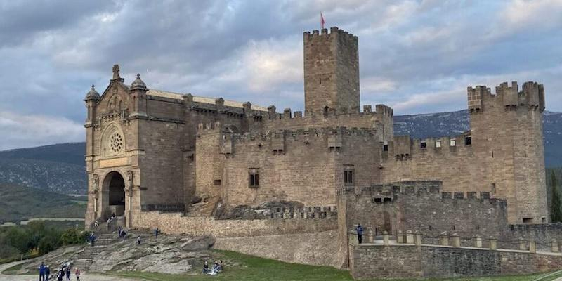 Nuestra Se&ntilde;ora del Carmen de Pozuelo peregrina con j&oacute;venes a Javier para participar en la Javierada 2022