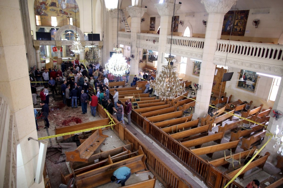 Atacan iglesia cristiana en Egipto y dejan varios muertos