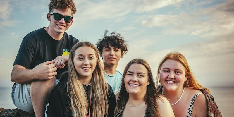 J&oacute;venes comprometidos por un mundo mejor participan en el campo de voluntariado 2023