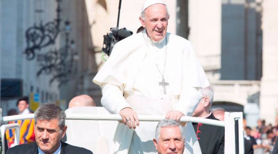 El Papa Francisco explica qu&eacute; hay que hacer para ser santos en la vida cotidiana