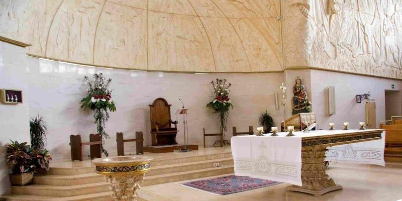 El padre Ángel Camino preside en San Juan de Mirasierra una Eucaristía con sacramento de la Confirmación