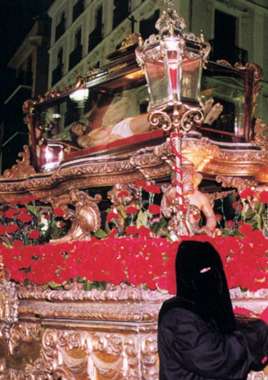 Eucarist&iacute;a de la archicofrad&iacute;a del Santo Entierro en la festividad de San Jos&eacute; en la parroquia de Santa Cruz