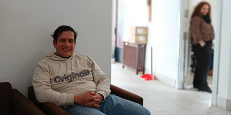 Una mañana en el centro San Felipe Neri de Cáritas Diocesana de Madrid de atención a personas sin hogar con enfermedad mental: «Esto es como parar en boxes, una puesta a punto y, en cuanto puedes rodar, a continuar»