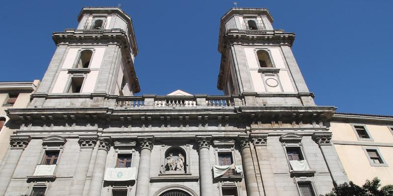 Alberto Andr&eacute;s Dom&iacute;nguez preside una Eucarist&iacute;a con sacramento de la Confirmaci&oacute;n en la colegiata de San Isidro