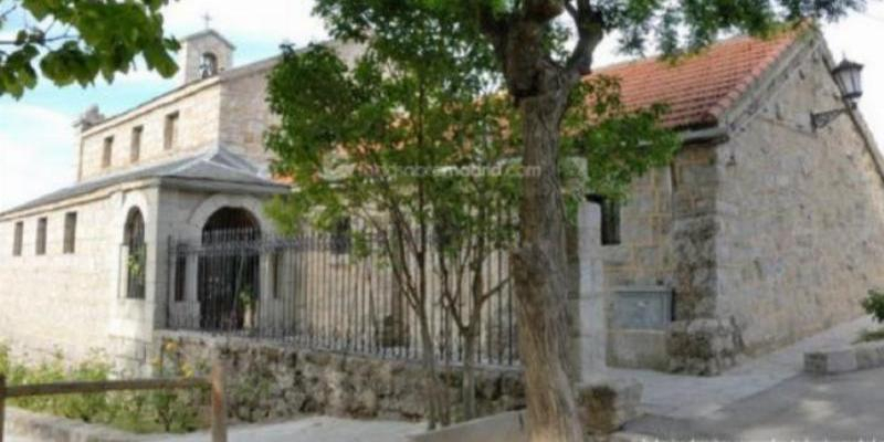 El cardenal José Cobo preside una misa en San Antonio de la Navata con motivo del 80º aniversario de la parroquia