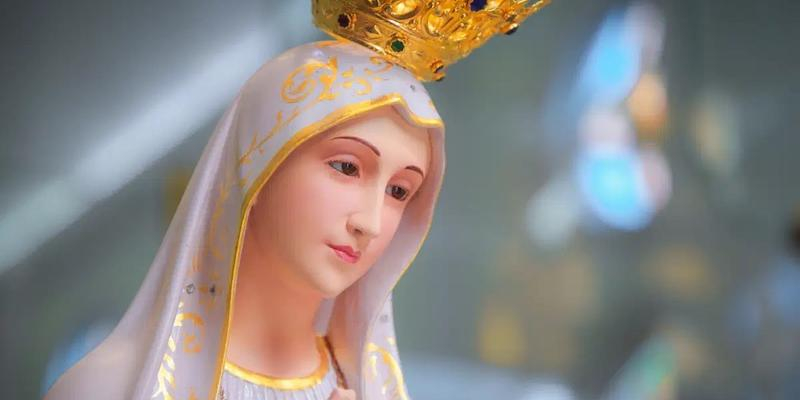 Bustarviejo conmemora a Nuestra Señora de Fátima con un rosario de la aurora para pedir por la pandemia y la paz