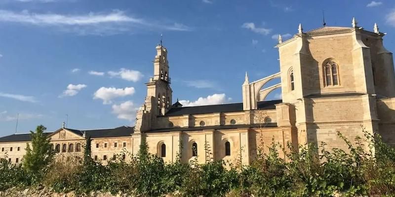 Los sacerdotes de la Vicaría VIII despiden el curso con una excursión al monasterio de Santa María de la Vid