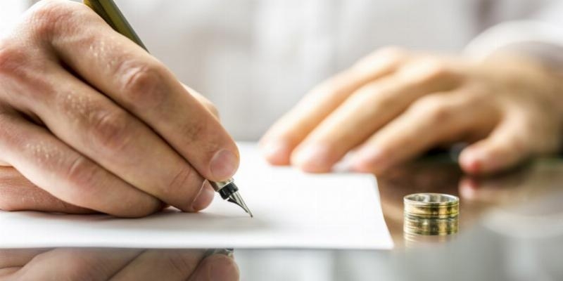 Monse&ntilde;or Mart&iacute;nez Camino clausura el ciclo de conferencias 'La Iglesia del Papa Francisco y cuestiones de inter&eacute;s pastoral'