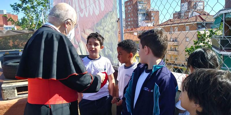El arzobispo agradece a la Fundación Familia Alonso su ayuda para la reforma del colegio diocesano Nuestra Señora de Fátima
