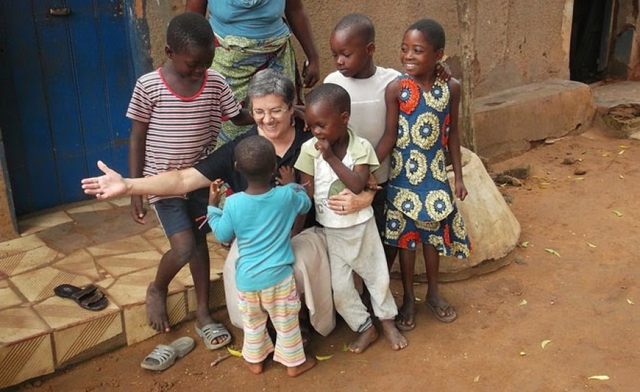 Paella misionera organizada por las religiosas de Mar&iacute;a Inmaculada