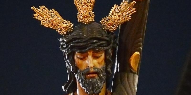 Nuestra Se&ntilde;ora del Carmen y San Luis acoge un besamanos en honor a Nuestro Padre Jes&uacute;s de la Salud