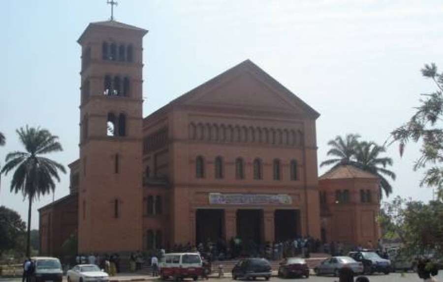 Un sacerdote asesinado en Lubumbashi: los obispos denuncian ataques a parroquias y conventos