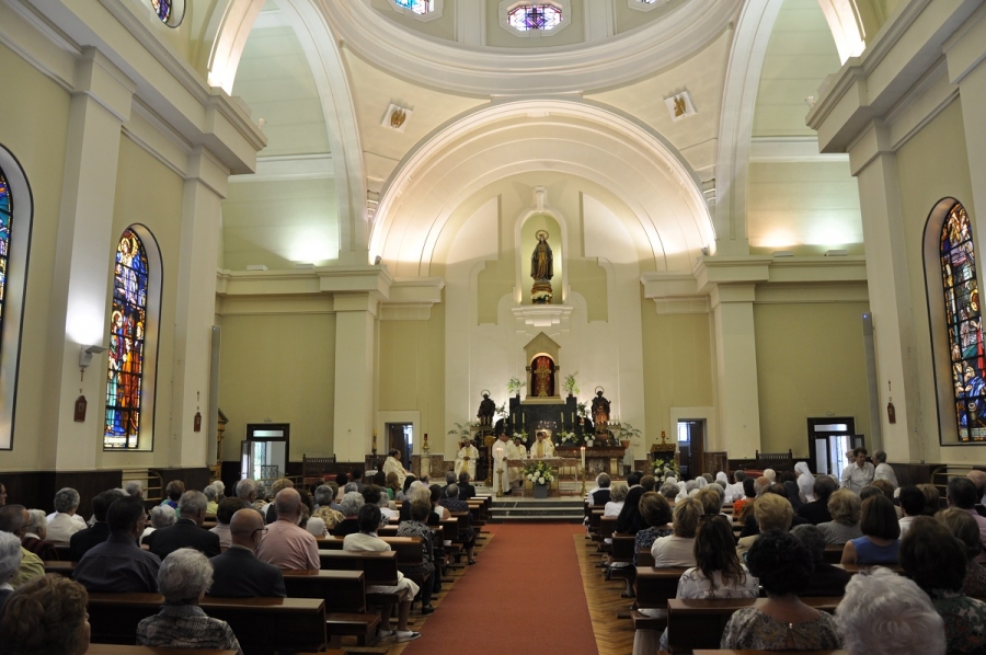 El arzobispo, en la Fundaci&oacute;n SVSC: &laquo;Todas las culturas, lenguas y pueblos est&aacute;n participando de las Hijas de la Caridad&raquo;