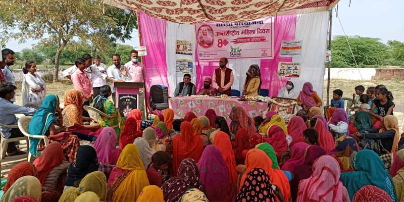 Las vicar&iacute;as apoyan un proyecto de promoci&oacute;n de la mujer en India o un servicio oftalmol&oacute;gico en Camer&uacute;n con Manos Unidas