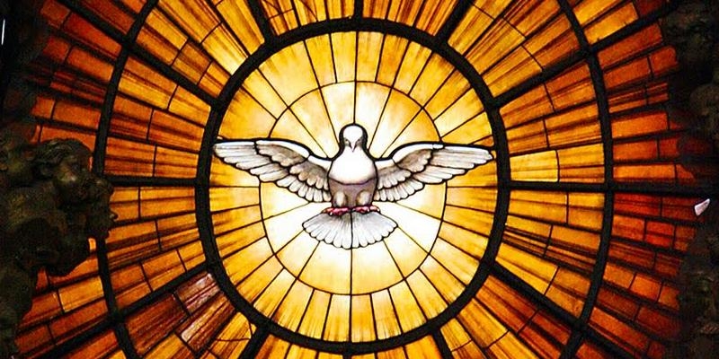 El vicario episcopal de la I imparte el sacramento de la Confirmaci&oacute;n en San Pedro M&aacute;rtir