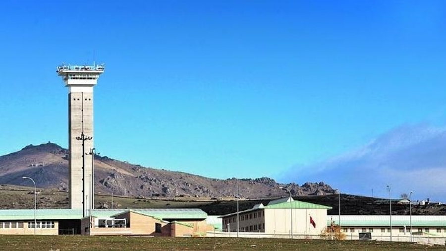 Visita del arzobispo de Madrid a los internos de la c&aacute;rcel de Soto del Real