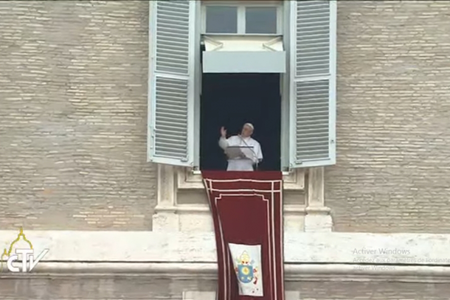 Cuaresma: redescubrir la luz del bautismo, para no tantear en la oscuridad