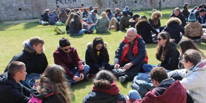 El colegio Valdeluz acoge la reunión del Parlamento de la Juventud de la Vicaría VIII