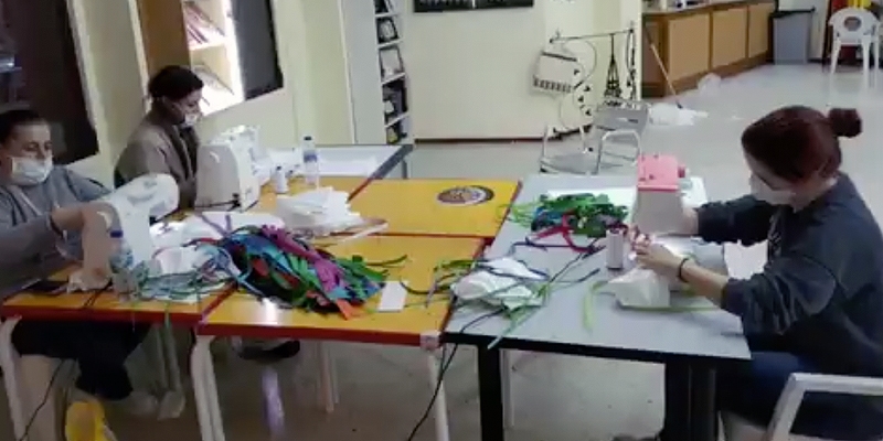 La hermandad del Roc&iacute;o de San Sebasti&aacute;n de los Reyes promueve una iniciativa solidaria de confecci&oacute;n de mascarillas