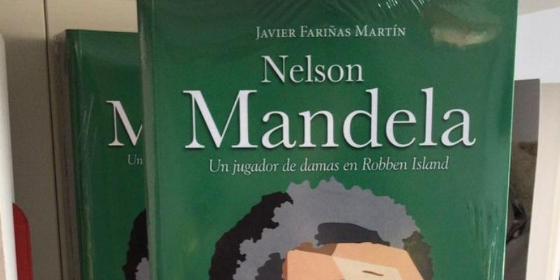 Javier Fari&ntilde;as presenta 'Nelson Mandela. Un jugador de damas en Robben Island'