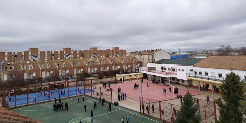 Alumnos del colegio Nuestra Señora de la Providencia reciben la Confirmación en Cristo Rey de Usera