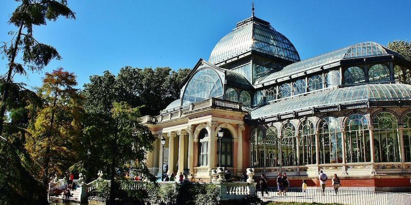 La Fundación Maior reanuda sus visitas culturales con un paseo por el parque del Retiro