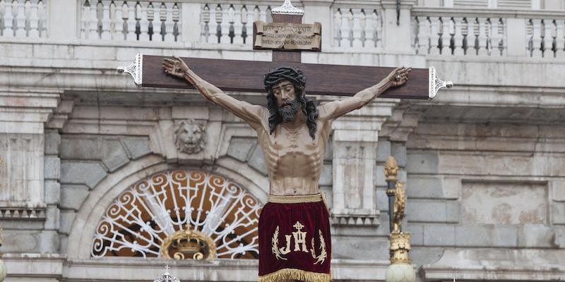 &Aacute;ngel Exp&oacute;sito imparte el preg&oacute;n de Semana Santa de los Alabarderos